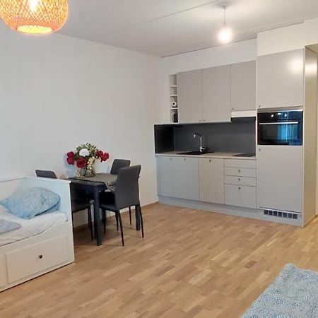 Ruby Studio 5Min To Vantaa Airport And 20Min To Helsinki Center Apartman Kültér fotó